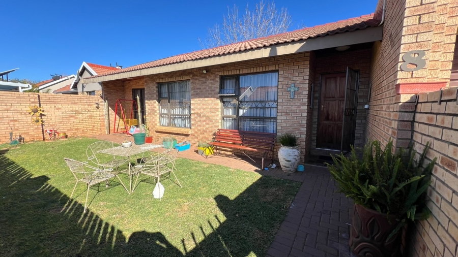 3 Bedroom Property for Sale in Langenhovenpark Free State